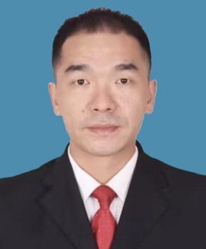 伍小平党委委员、副局长