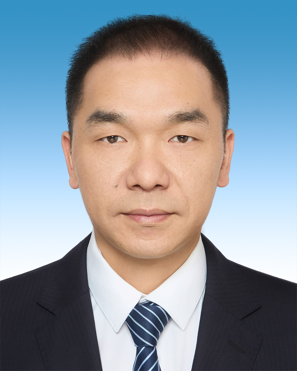 伍小平党委委员、副局长