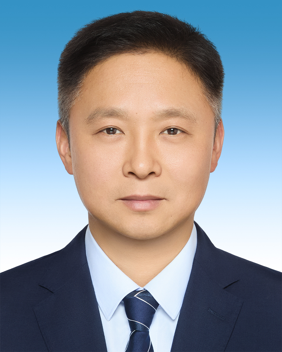 李华东党委委员、区就业和人才中心主任