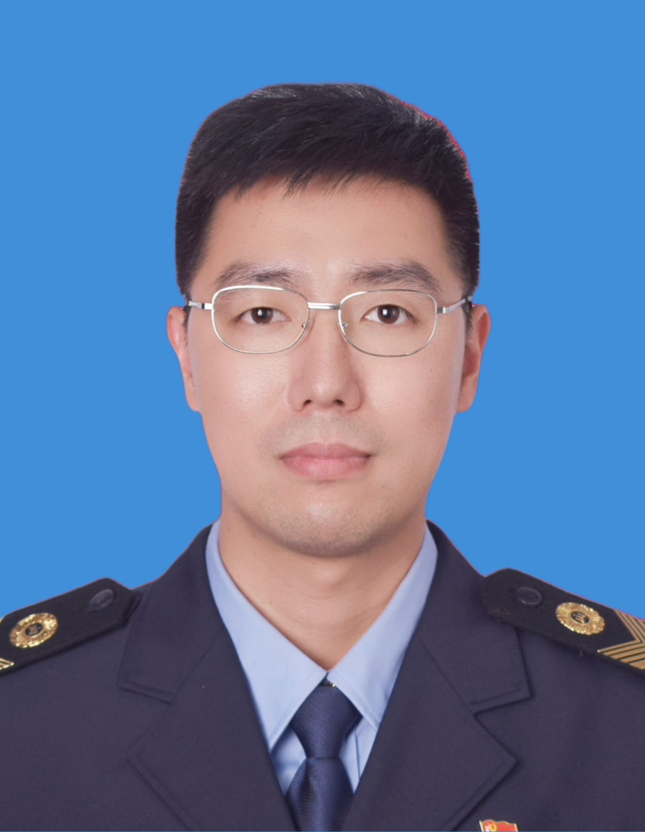 陈磊党委委员、副主任