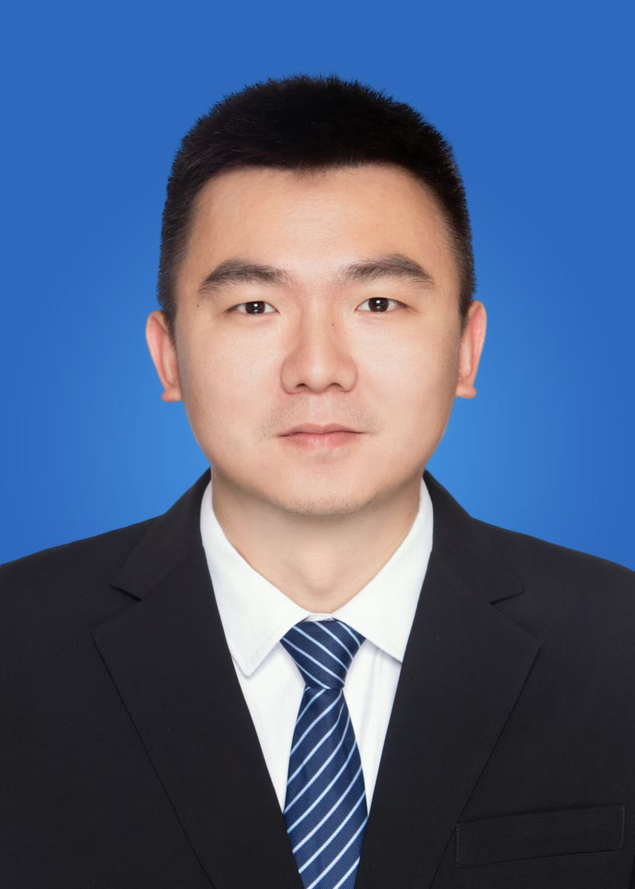 李明洋党工委委员、办事处副主任