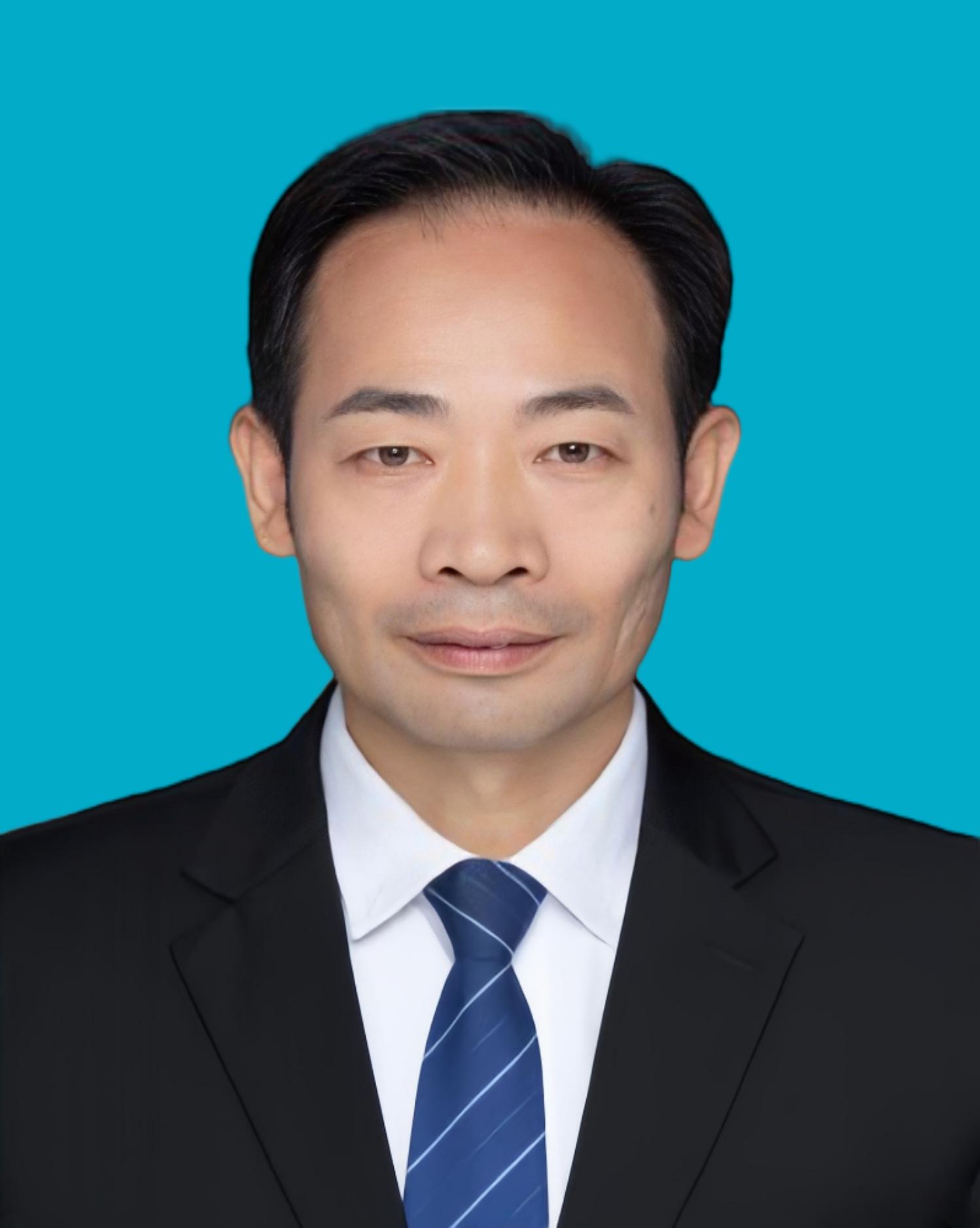 周国福镇党委委员、人大主席