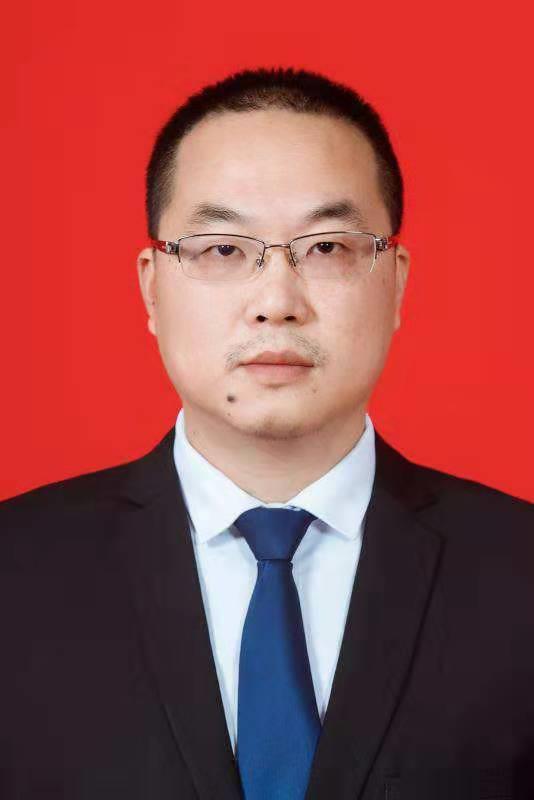 邱    仟广普镇 党委委员、人大主席