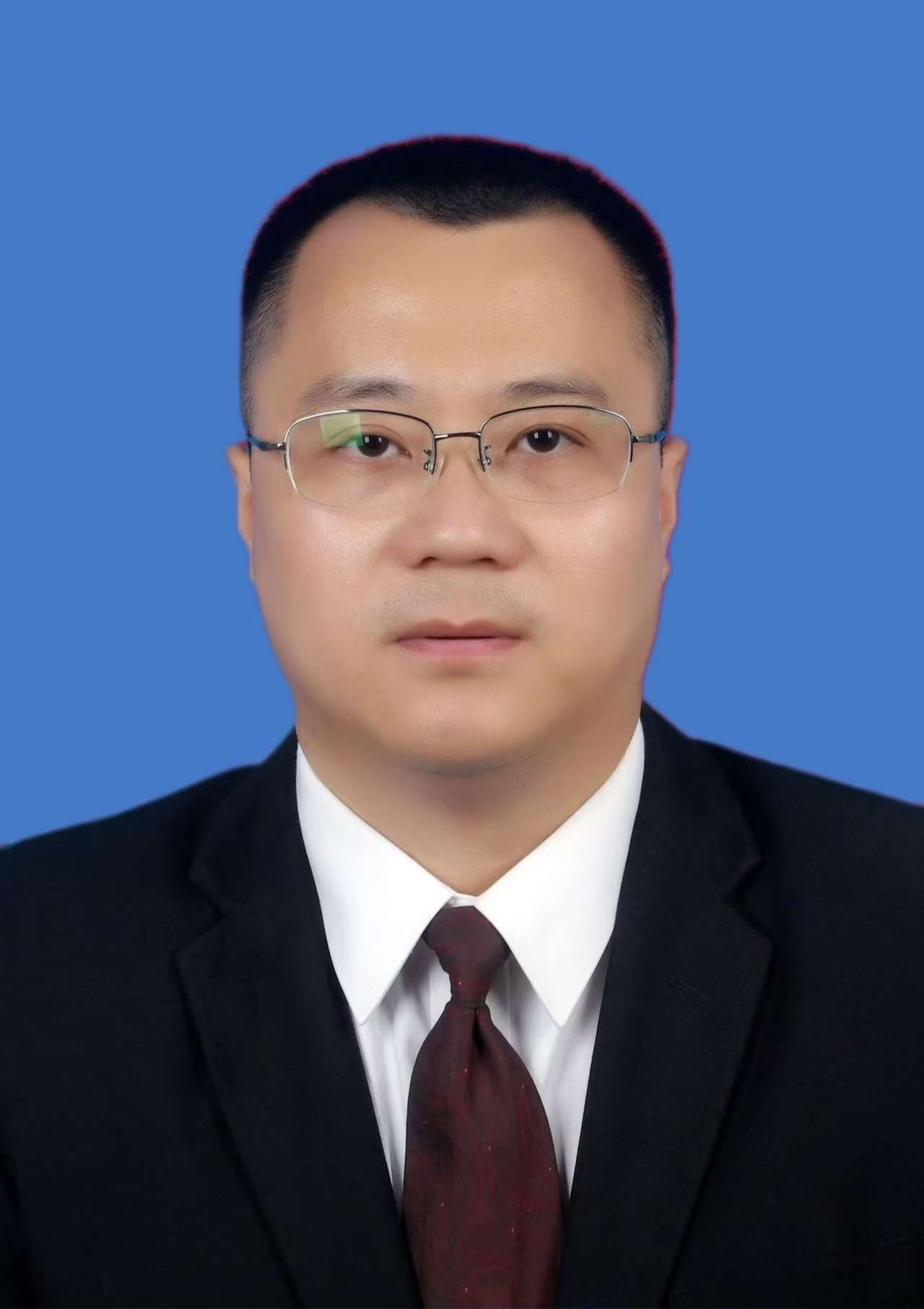 严俊党委副书记