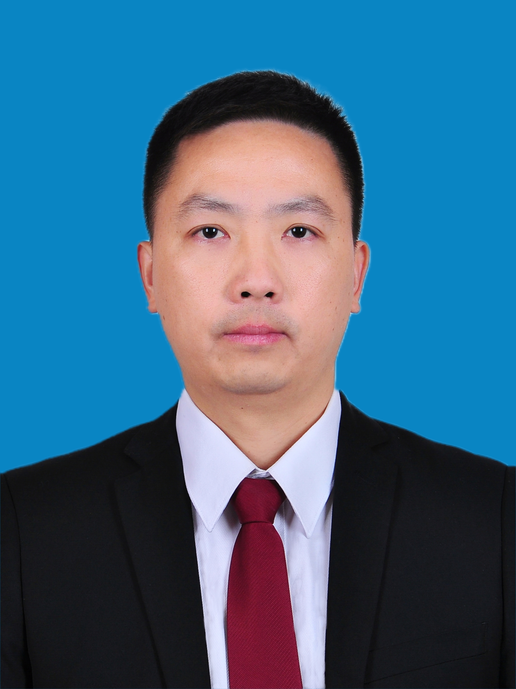 王才福党委委员、人大主席