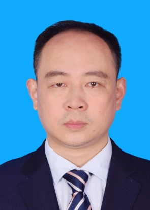 彭鹏党委副书记、镇长