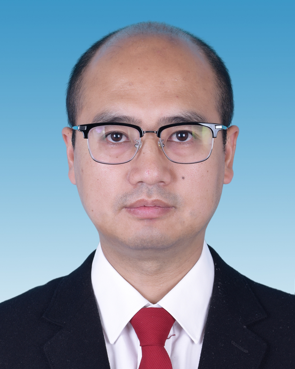 游清华政法委员、副镇长
