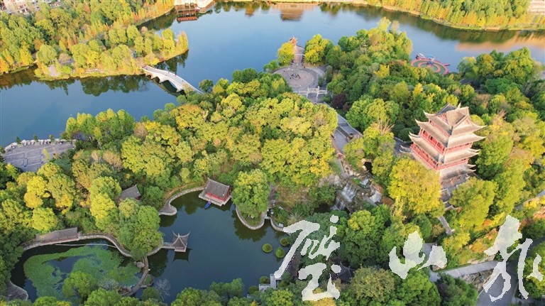 冬日暖阳照秀湖