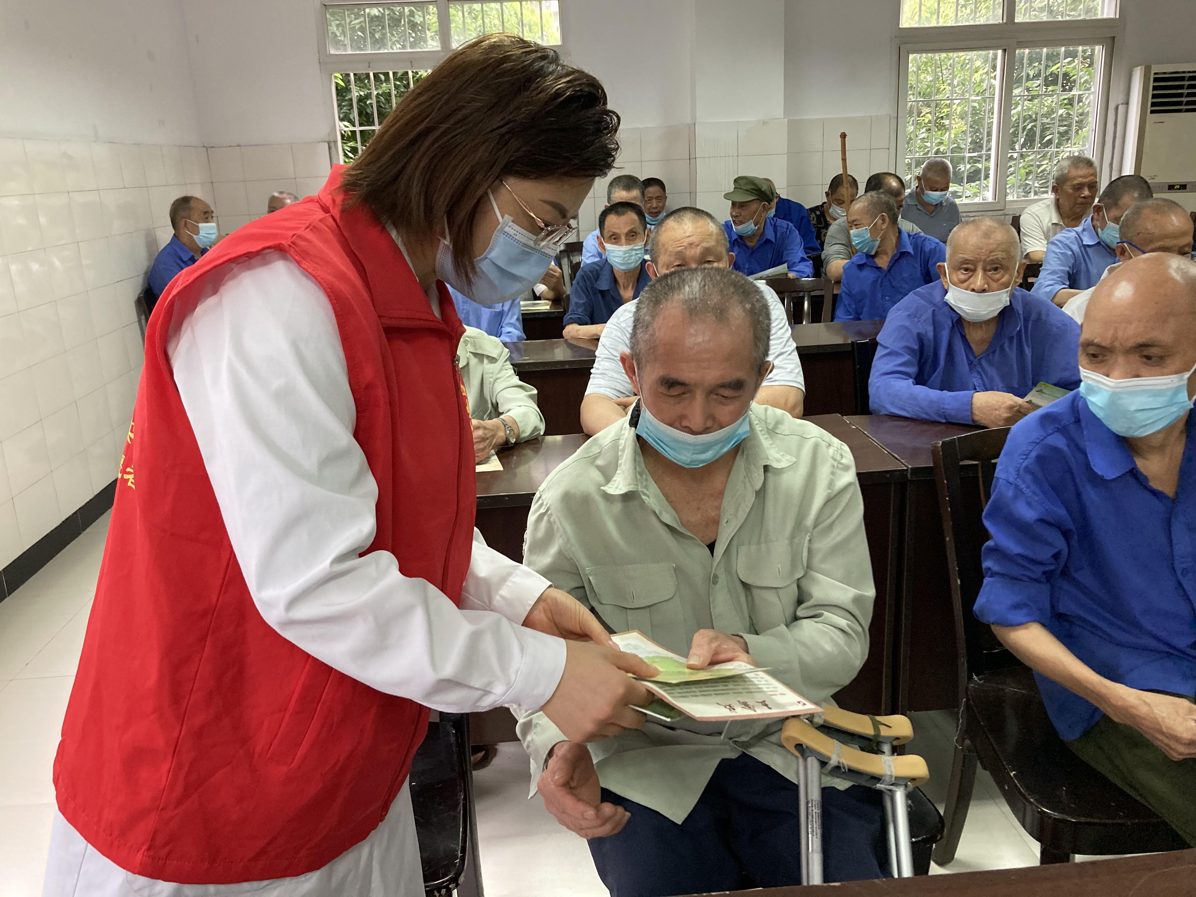 璧山区青杠街道中心敬老院开展加强残疾