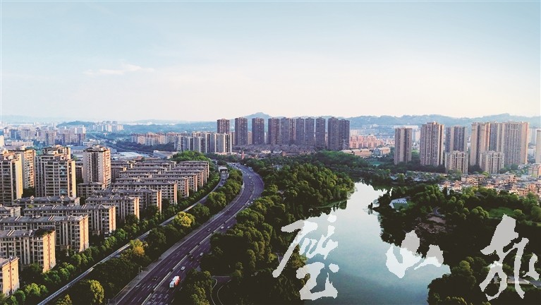 推窗见绿 出门进园