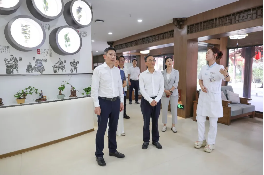 市文化旅游委党委书记石强一行来璧调研